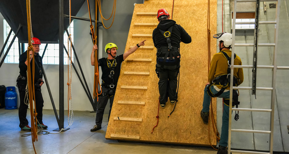 Class 1 Roofs and Constructions at the polygon